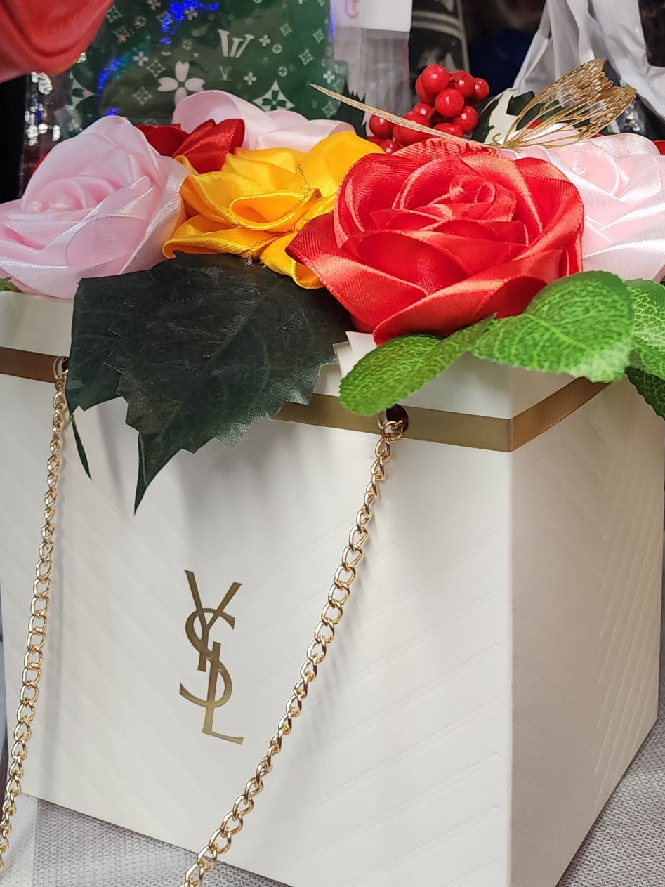 Eternal Rose Bag( 12 - Eternal roses with name brand box)